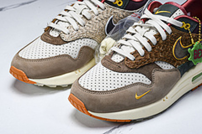 Division Street x Nike Air Max 1 "Oregon Ducks” HQ2639-100