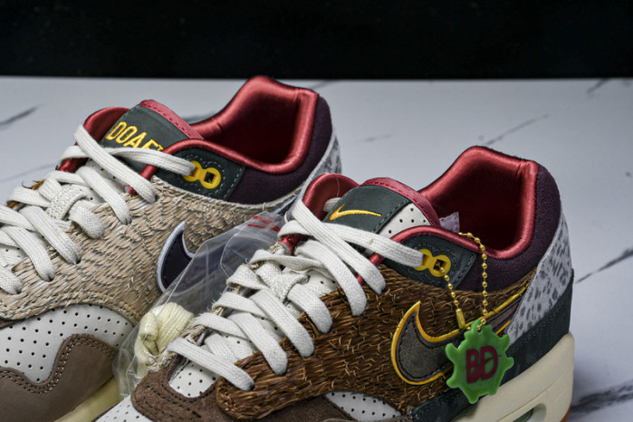 Division Street x Nike Air Max 1 "Oregon Ducks” HQ2639-100