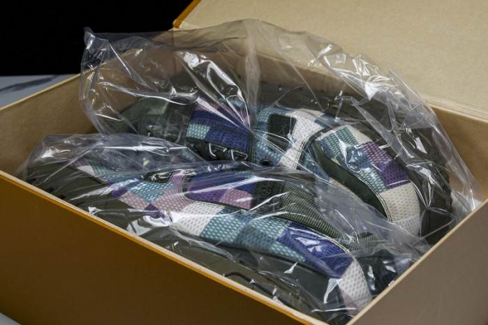 L&V SNEAKERS