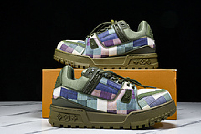 L&V SNEAKERS