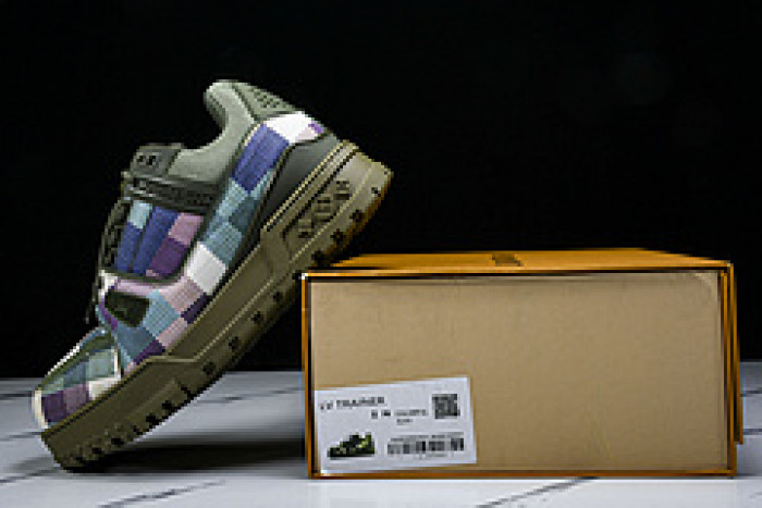 L&V SNEAKERS
