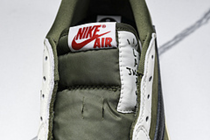 Travis Scott x Air Jordan 1 Low OG DM7866-200