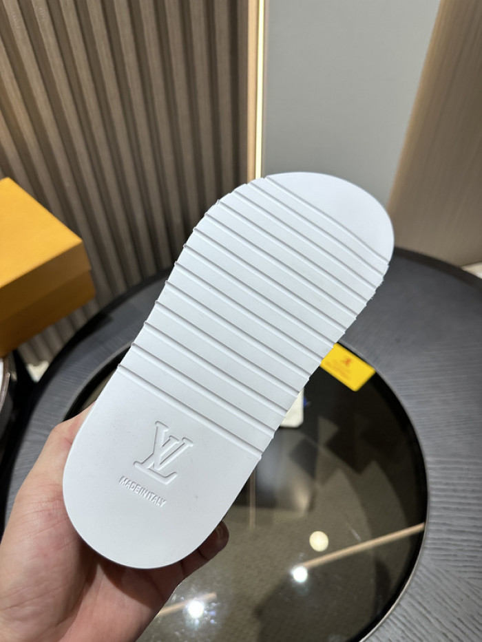 L&V SLIPPERS