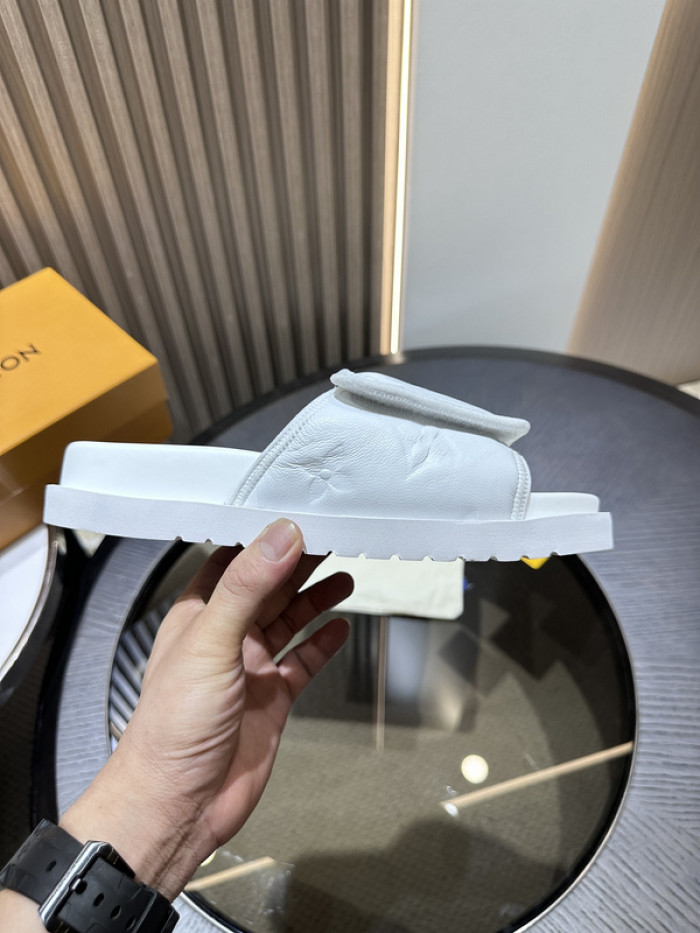 L&V SLIPPERS