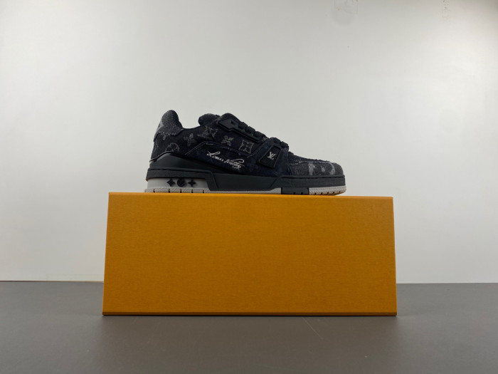 L&V SNEAKERS