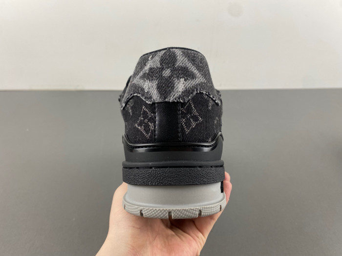L&V SNEAKERS