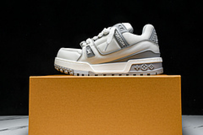 L&V SNEAKERS