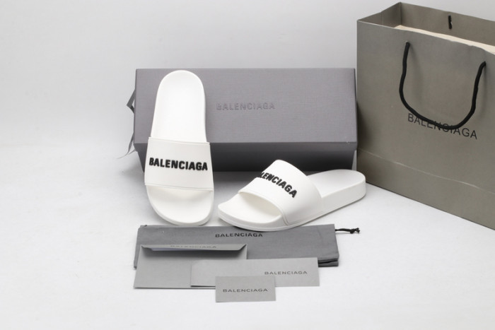 BLEN DESIGNER SLIPPERS