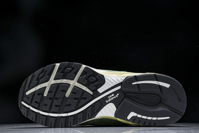 New Balance U993GW