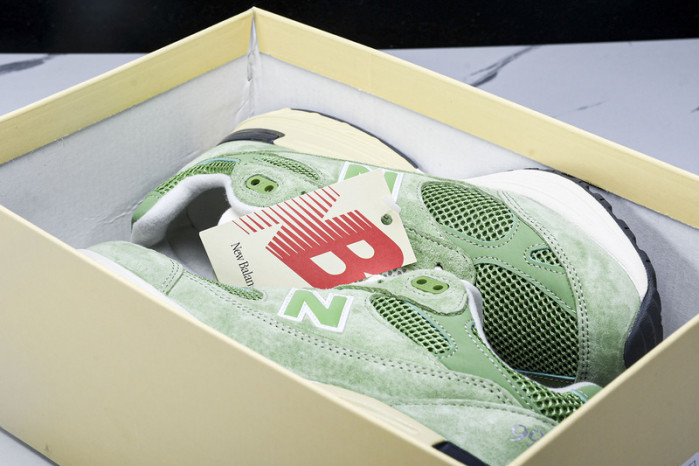 New Balance U993GW