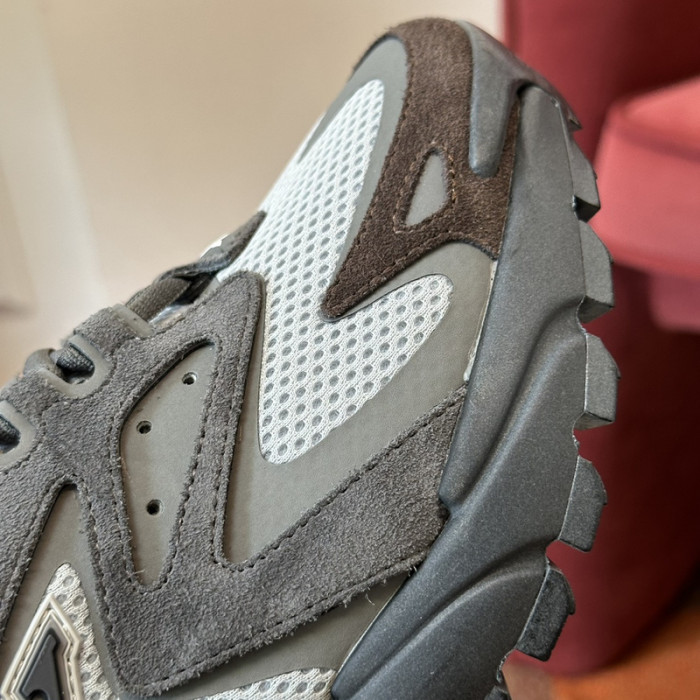 L&V SNEAKERS