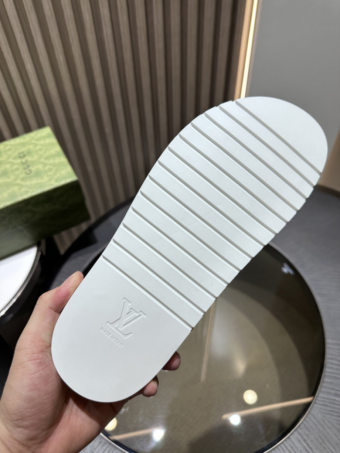 G DESIGNER SLIPPERS