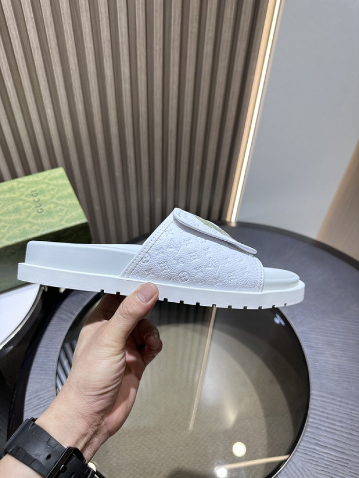 G DESIGNER SLIPPERS