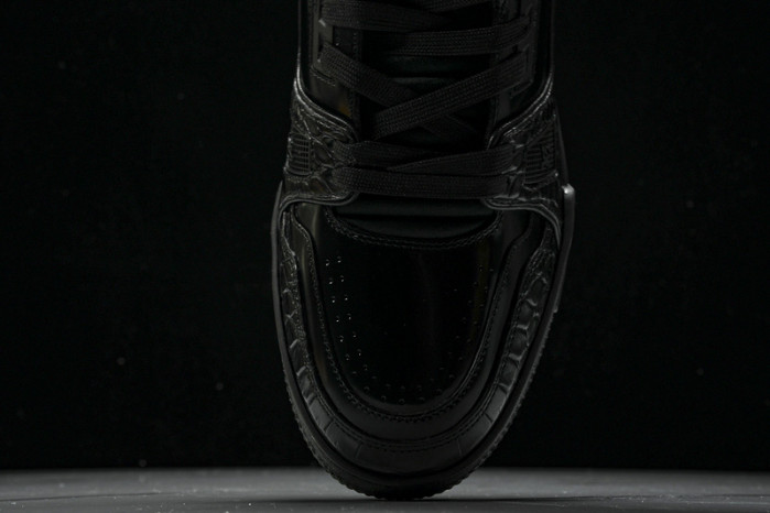 L&V SNEAKERS