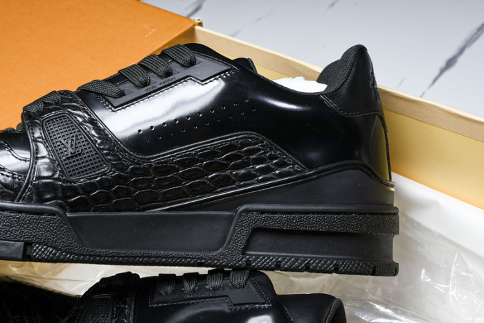 L&V SNEAKERS