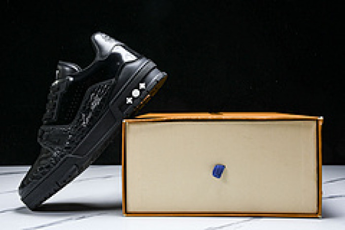 L&V SNEAKERS