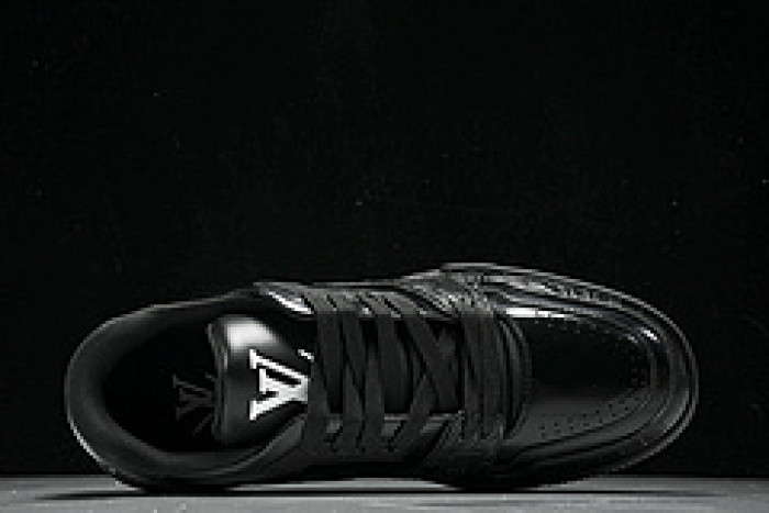 L&V SNEAKERS