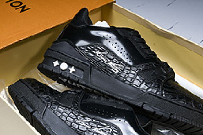 L&V SNEAKERS