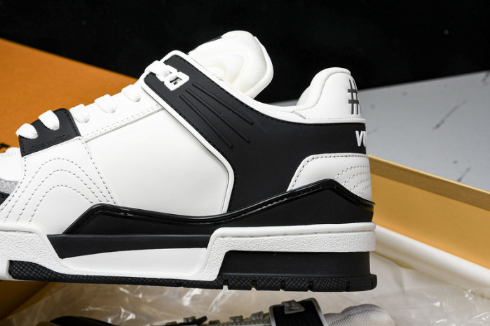 L&V SNEAKERS