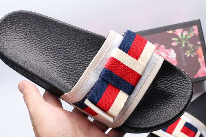 G DESIGNER SLIPPERS