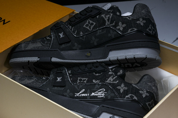 L&V SNEAKERS