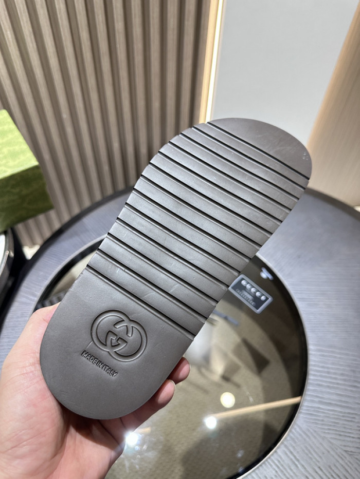 G DESIGNER SLIPPERS