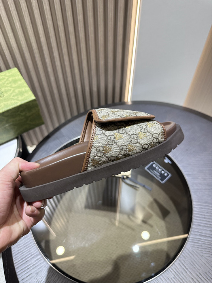 G DESIGNER SLIPPERS