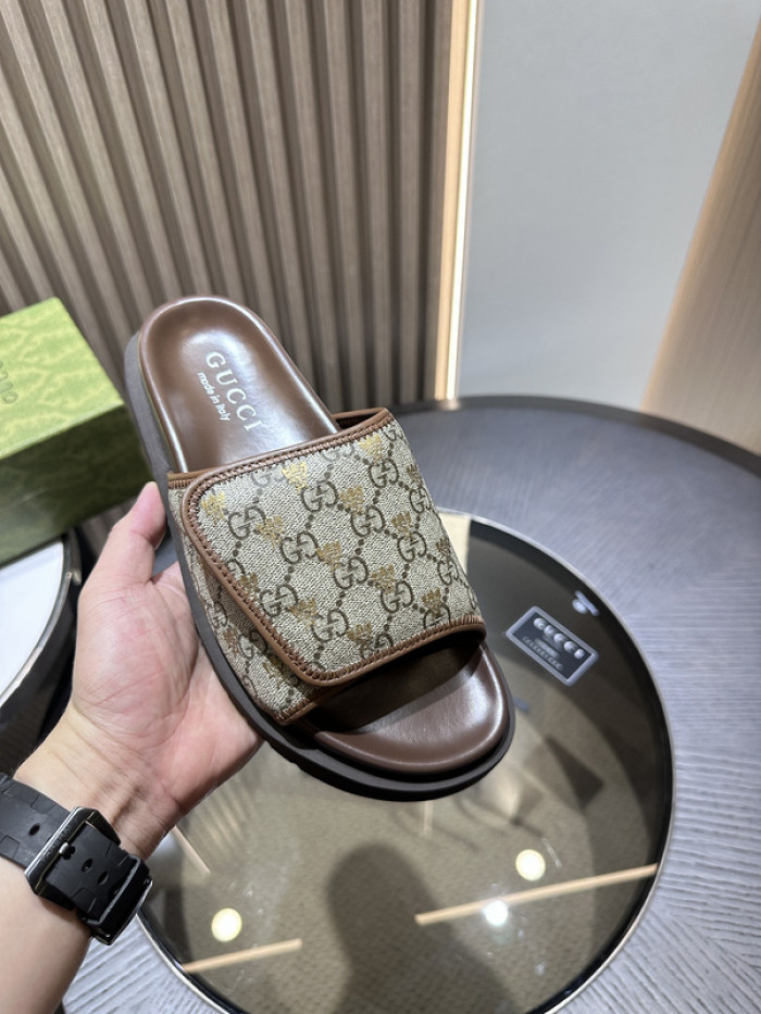 G DESIGNER SLIPPERS