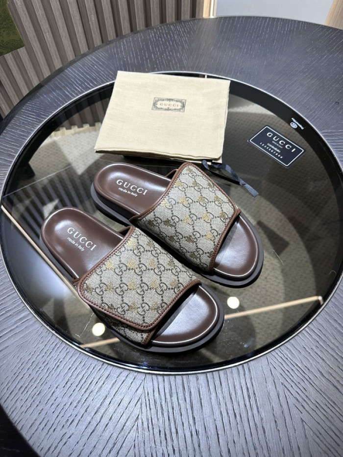 G DESIGNER SLIPPERS