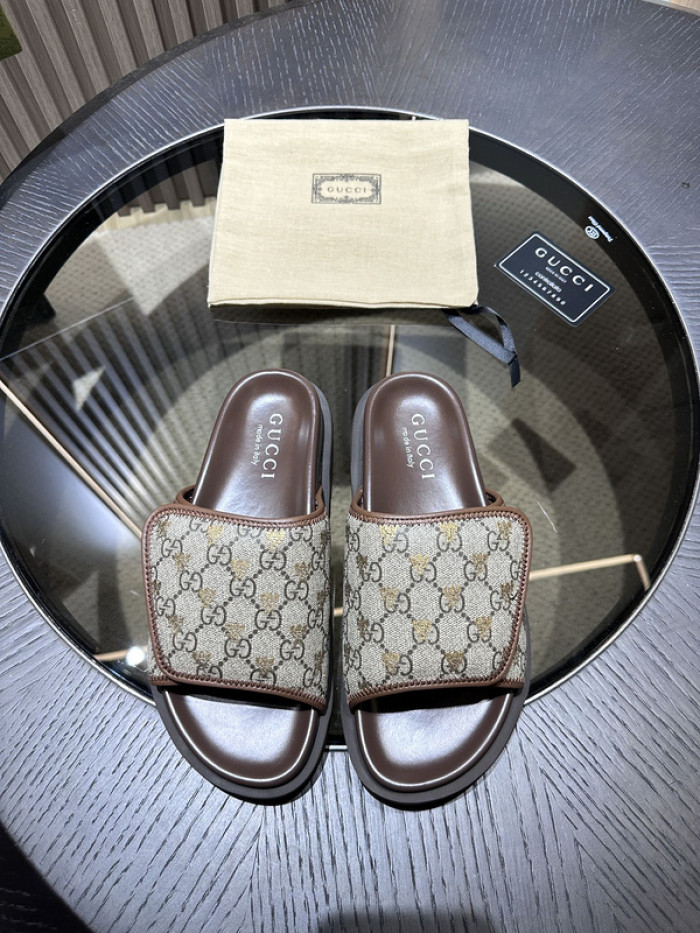 G DESIGNER SLIPPERS