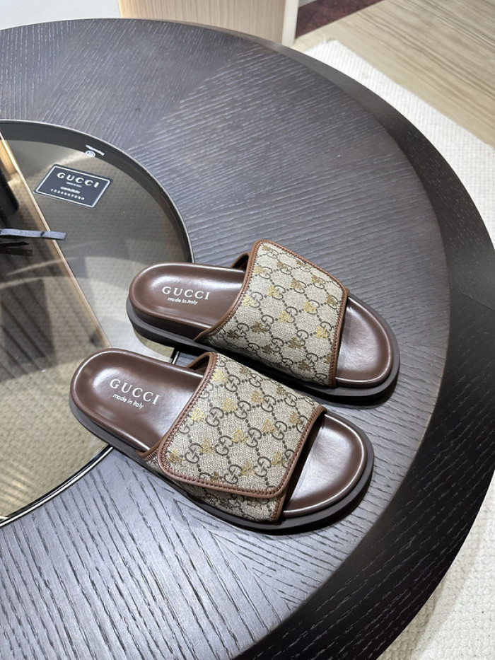 G DESIGNER SLIPPERS