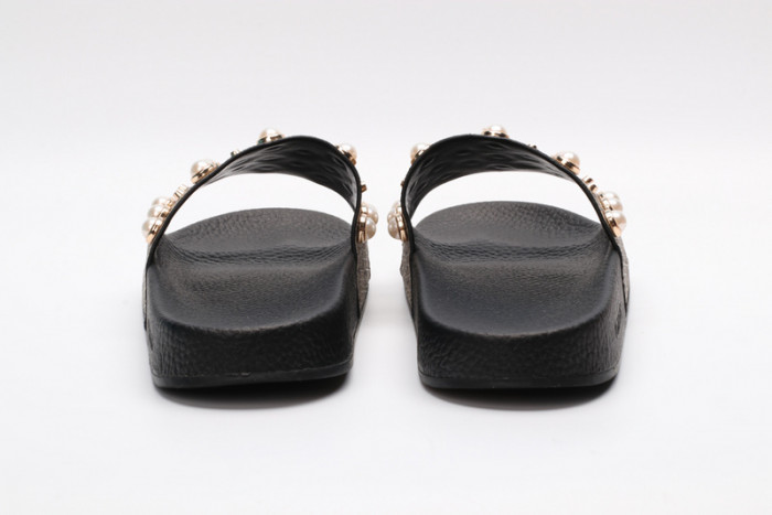 G DESIGNER SLIPPERS