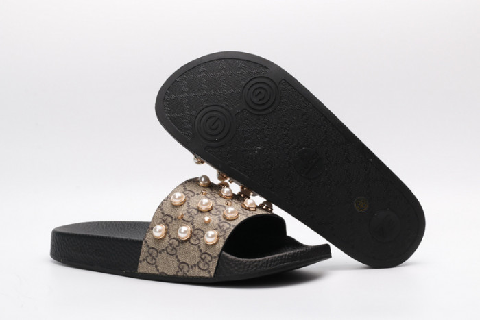 G DESIGNER SLIPPERS