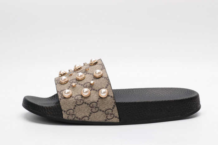 G DESIGNER SLIPPERS