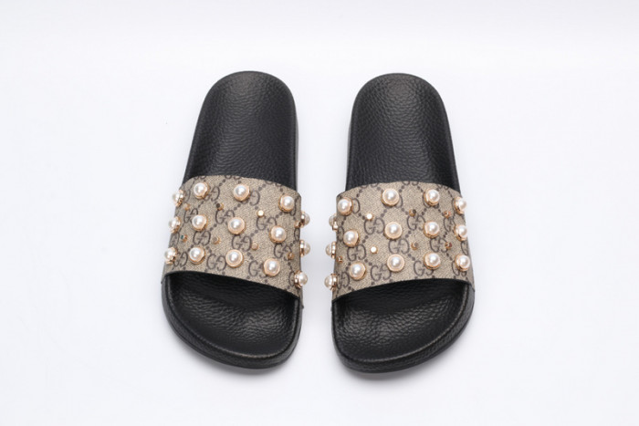 G DESIGNER SLIPPERS