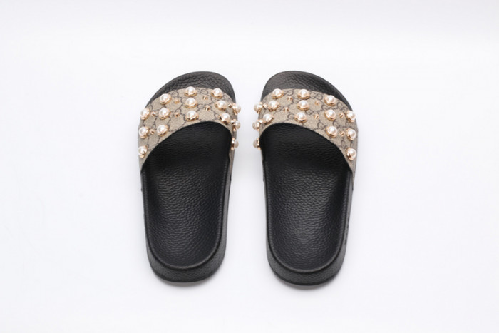 G DESIGNER SLIPPERS