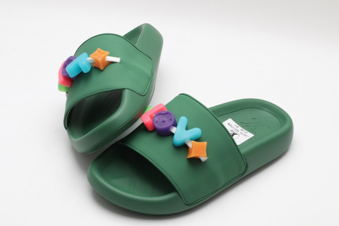 L&V SLIPPERS