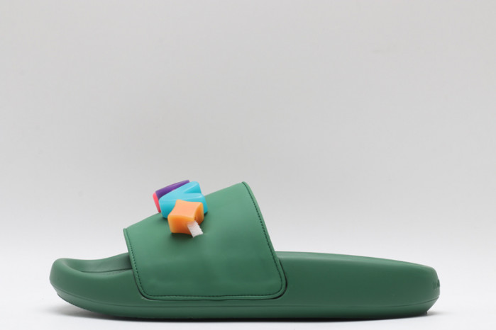 L&V SLIPPERS