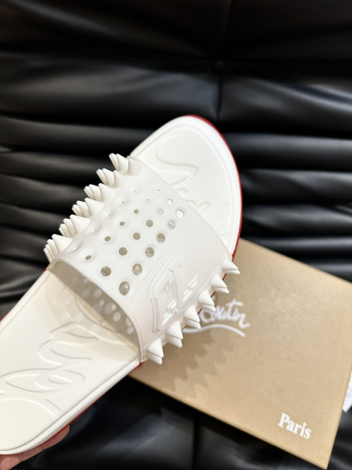 CL SLIPPERS