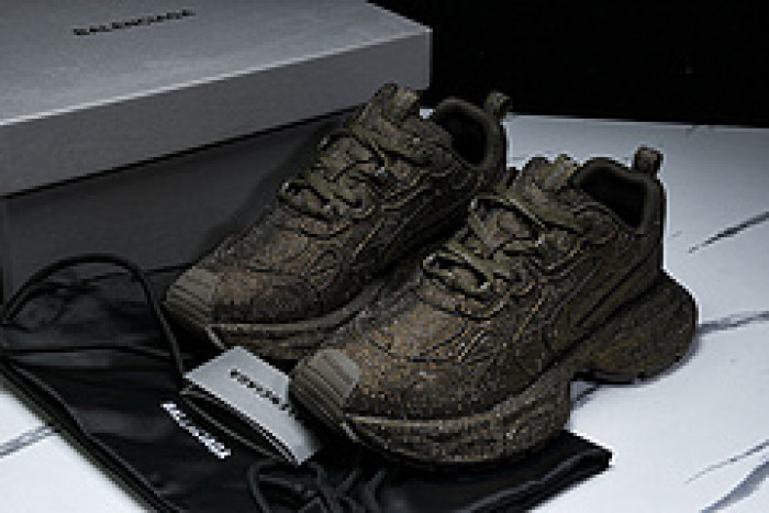 BLEN Runner Sneaker