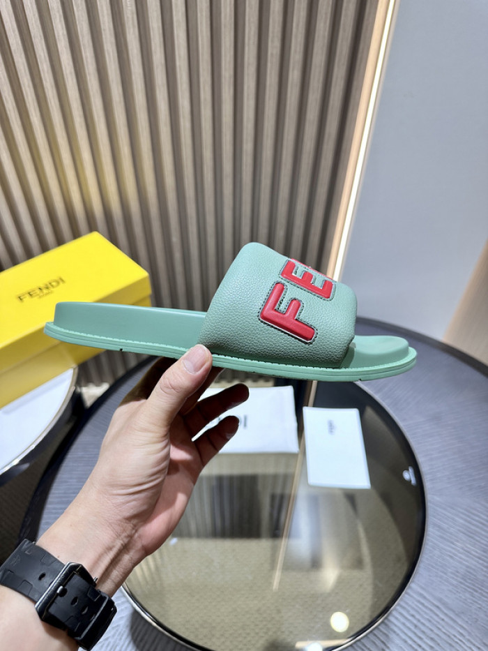 FEND1 SLIPPERS