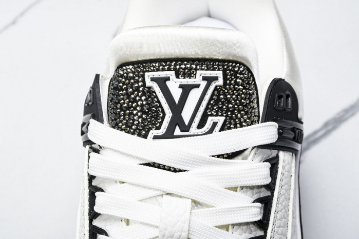 L&V SNEAKERS