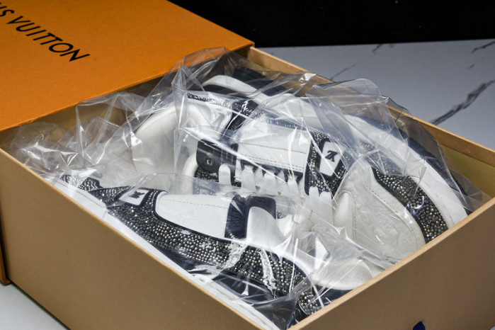 L&V SNEAKERS