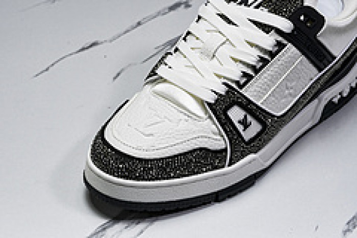 L&V SNEAKERS