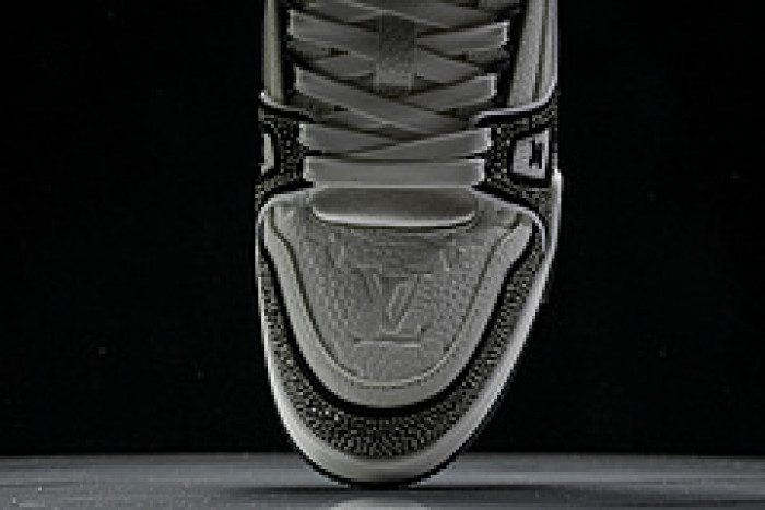 L&V SNEAKERS