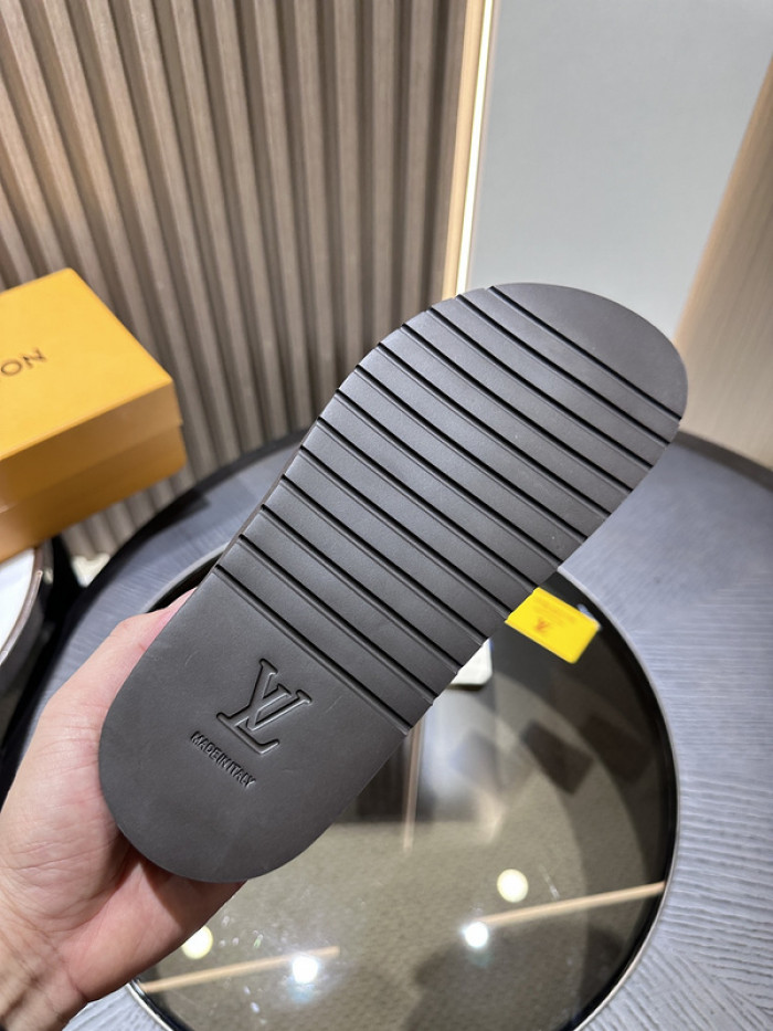 L&V SLIPPERS