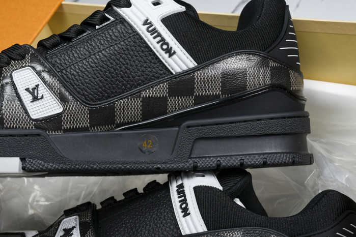 L&V SNEAKERS