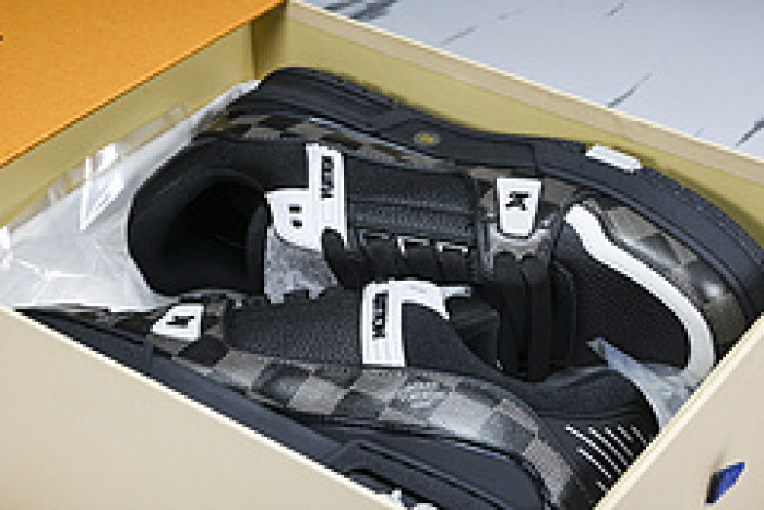 L&V SNEAKERS