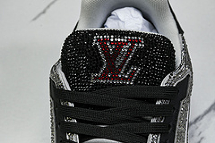 L&V SNEAKERS