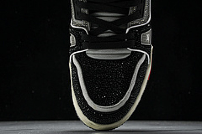 L&V SNEAKERS